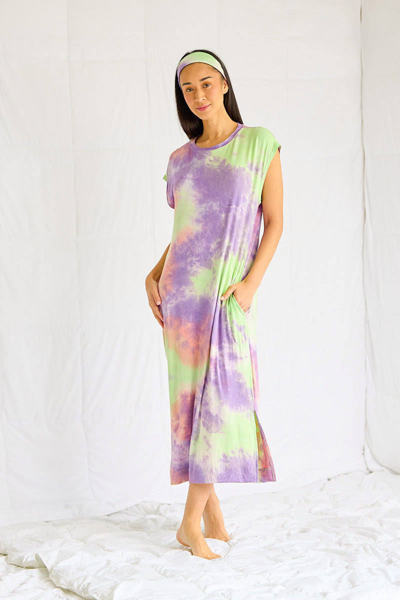 Kimberley is 5'8", typically wears a size 2/4 and is wearing a size small