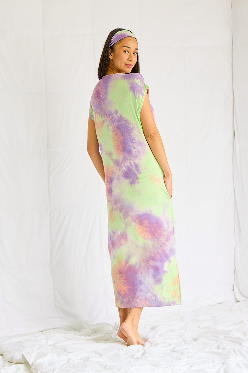 Kimberley is 5'8", typically wears a size 2/4 and is wearing a size small