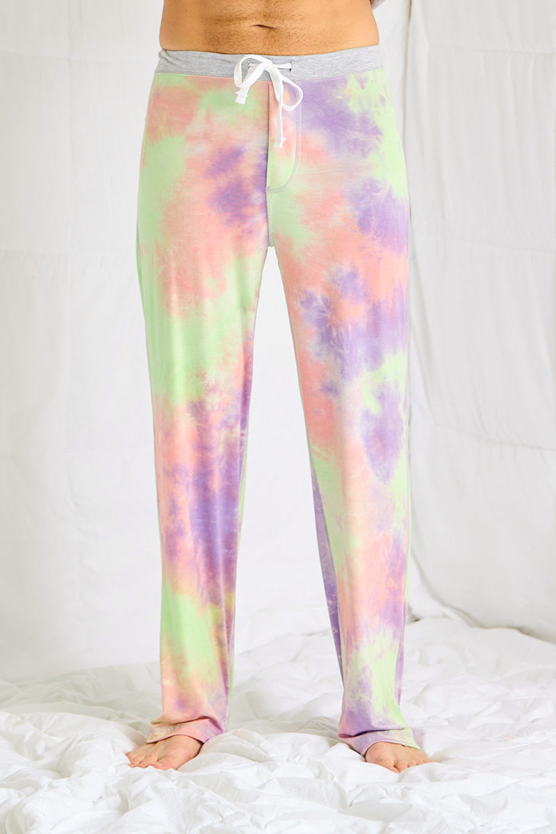 Adam is 6'1", typically wears a size 34 pant, has a 43" chest, a 32" inseam and is wearing a size medium