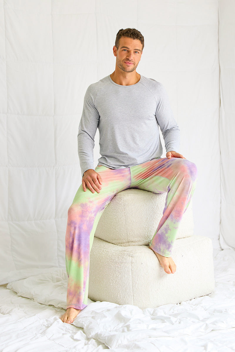 Adam is 6'1", typically wears a size 34 pant, has a 43" chest, a 32" inseam and is wearing a size medium