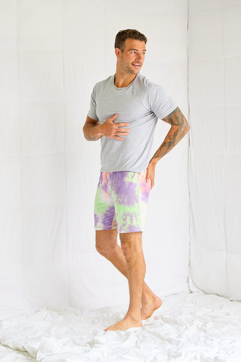 Adam is 6'1", typically wears a size 34 pant, has a 43" chest and a 32" inseam and is wearing a size medium.