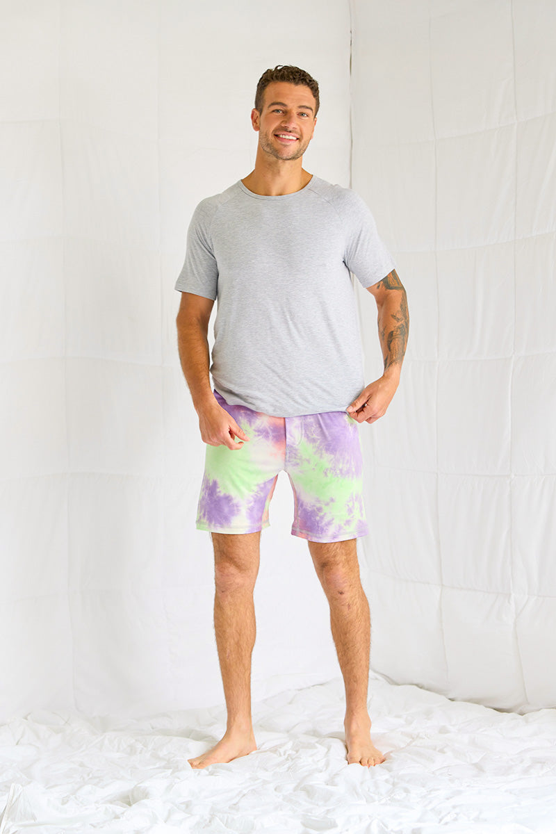 Adam is 6'1", typically wears a size 34 pant, has a 43" chest and a 32" inseam and is wearing a size medium.