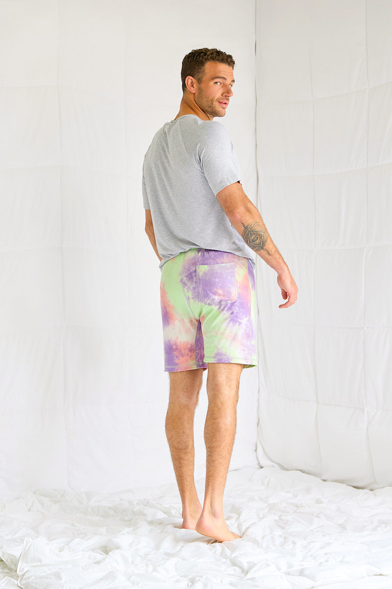 Adam is 6'1", typically wears a size 34 pant, has a 43" chest and a 32" inseam and is wearing a size medium.