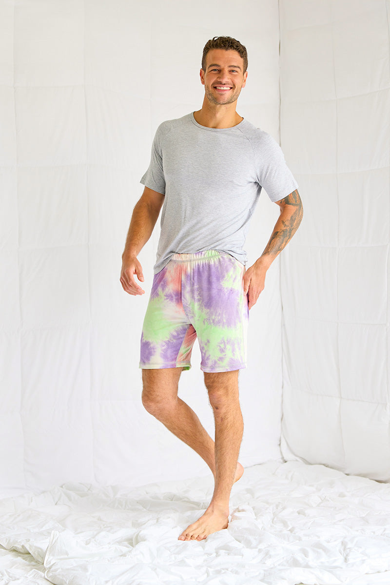 Adam is 6'1", typically wears a size 34 pant, has a 43" chest, a 32" inseam and is wearing a size medium