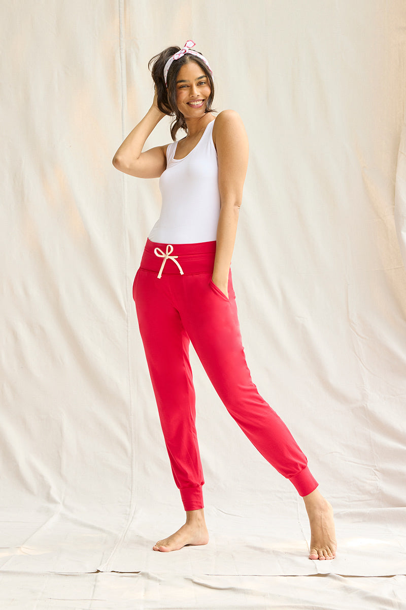 Natasha is 5'10", typically wears a size 4 and is wearing a size small