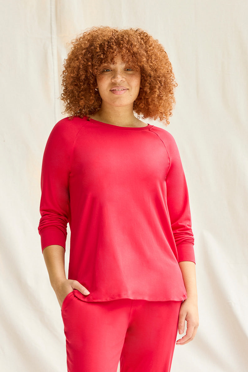 Robyn is 5'8", typically wears a size 10 and is wearing a size large