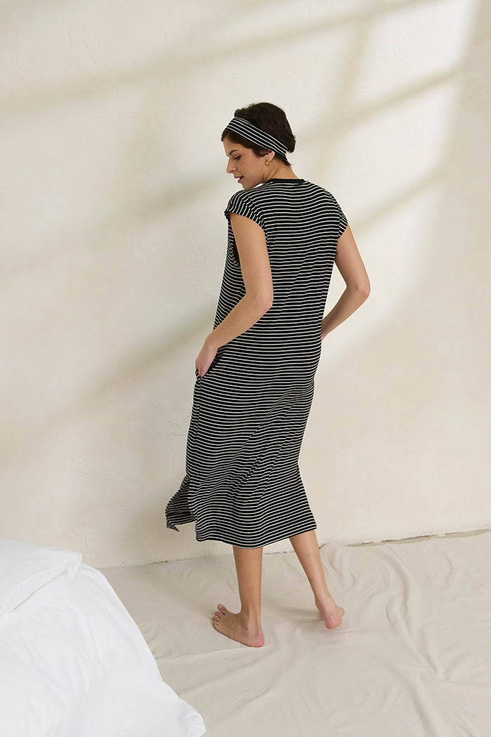 Natasha is 5'11", typically wears a size 4/6 and is wearing a size small