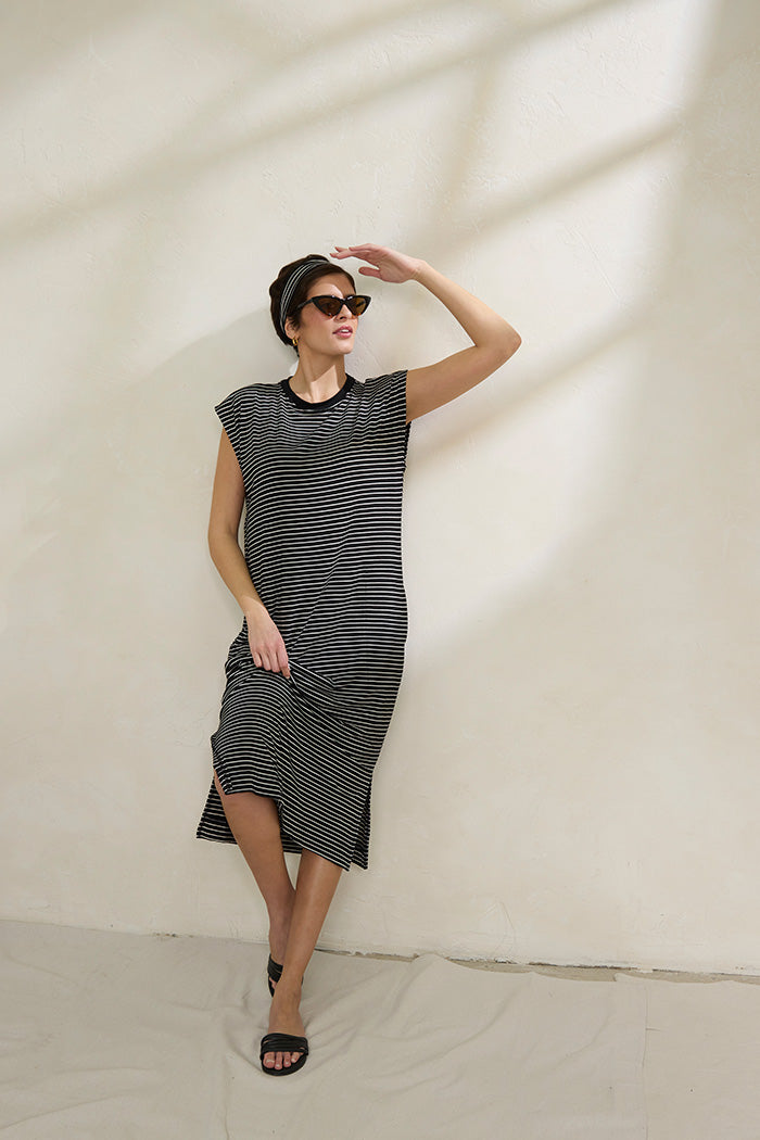 Natasha is 5'11", typically wears a size 4/6 and is wearing a size small