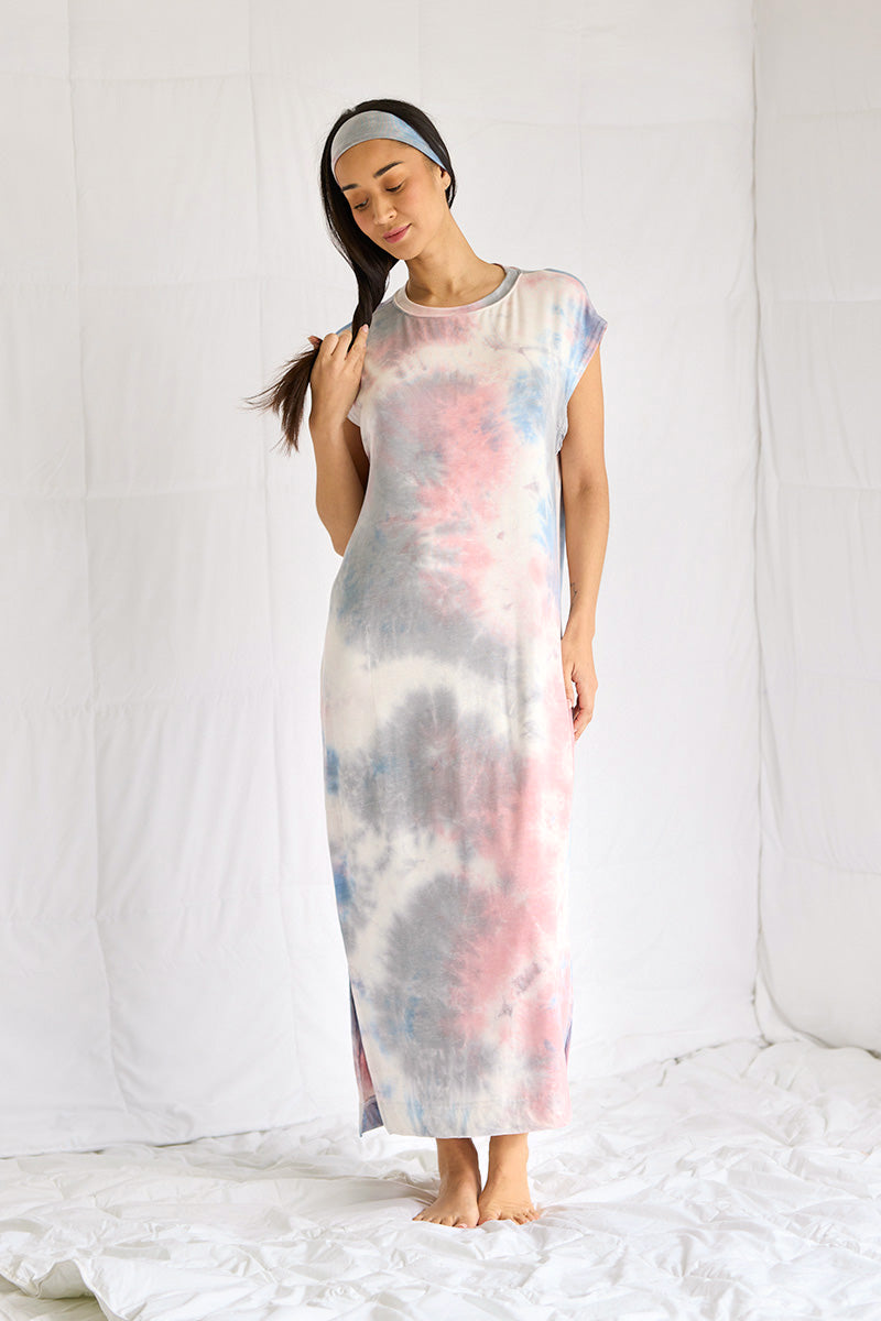 Kimberley is 5'8", typically wears a size 2/4 and is wearing a size small