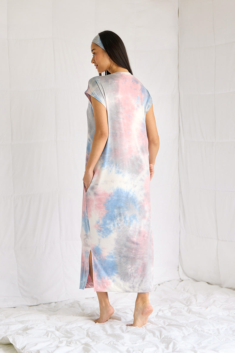 Kimberley is 5'8", typically wears a size 2/4 and is wearing a size small