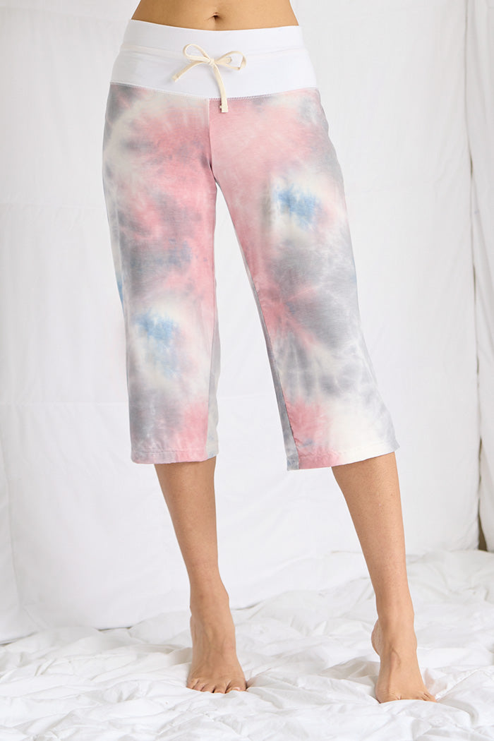 Kimberley is 5'8", typically wears a size 2/4 and is wearing a size small