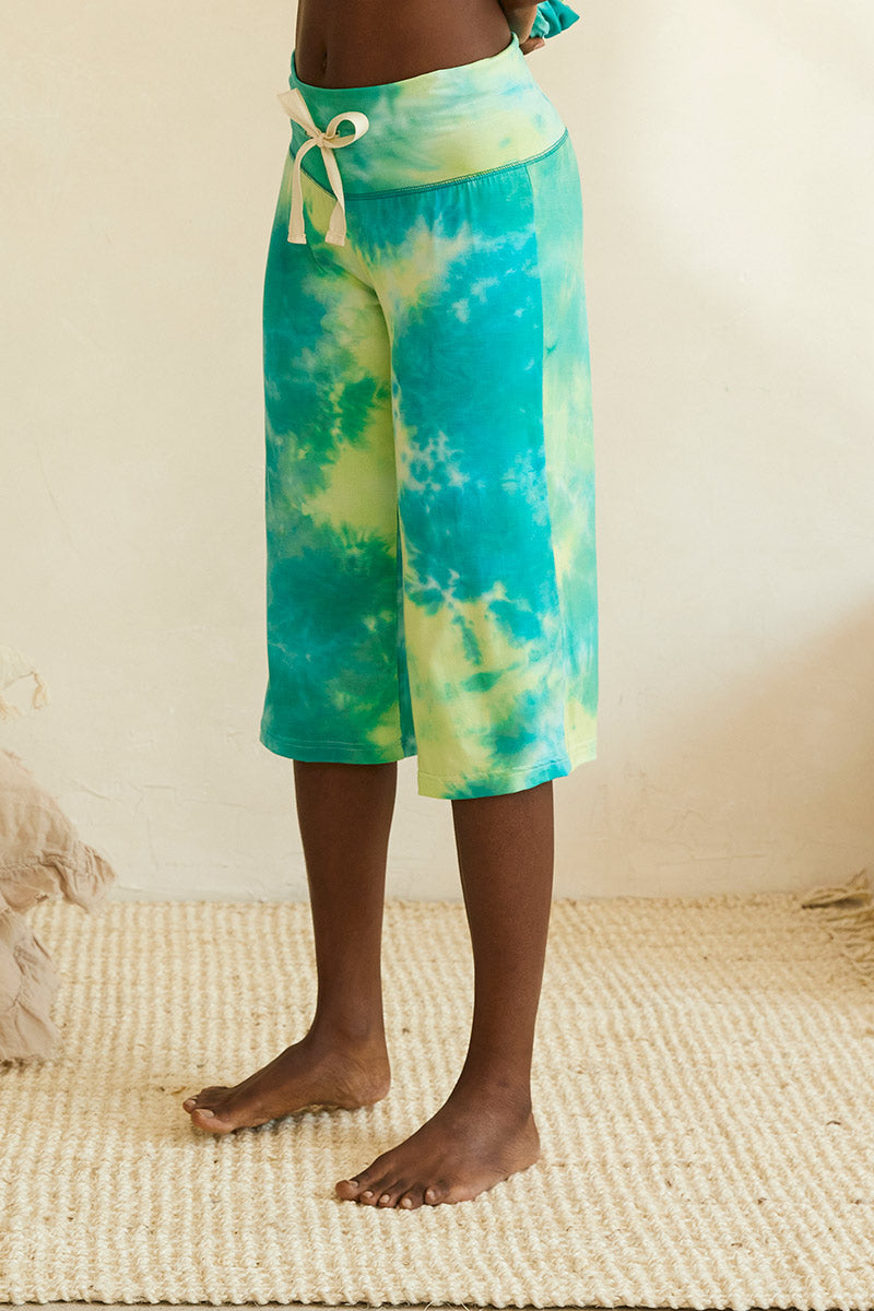 Abigail is 5'8", typically wears a size 2 and is wearing a size S