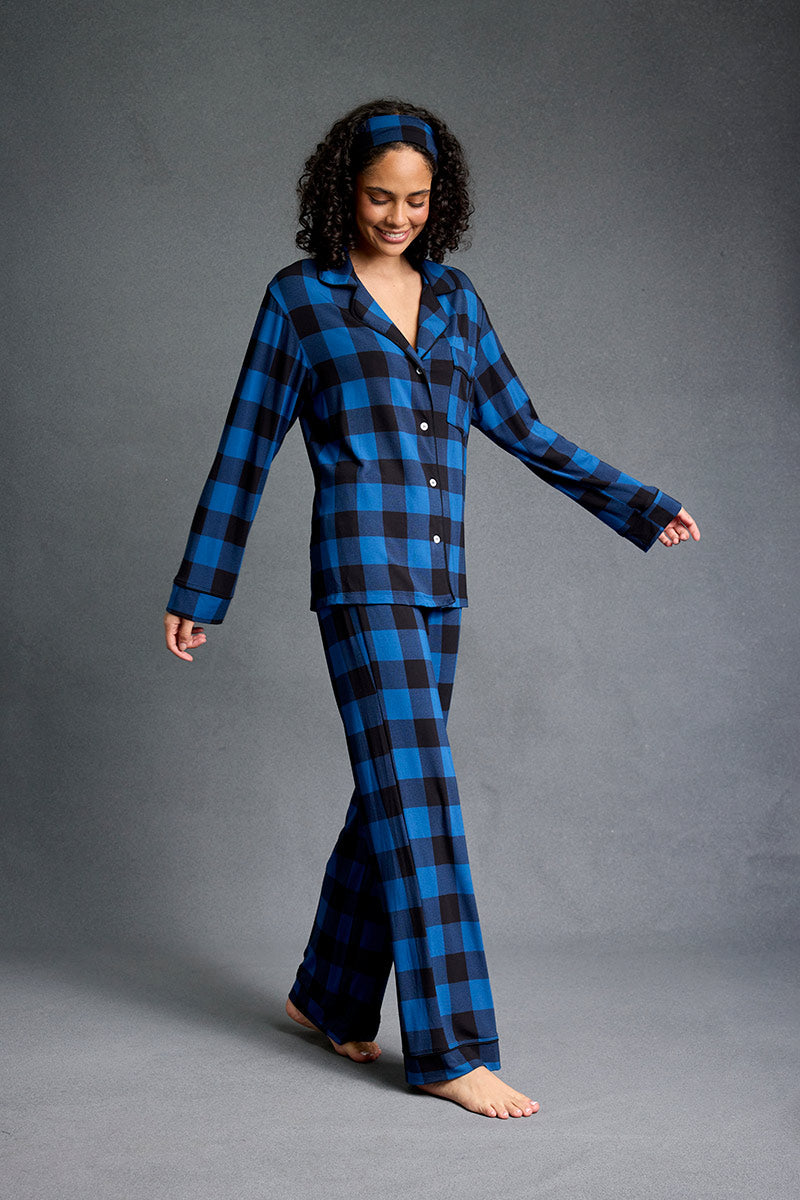 Adia is 5'7", typically wears a size 2 and is wearing a size S