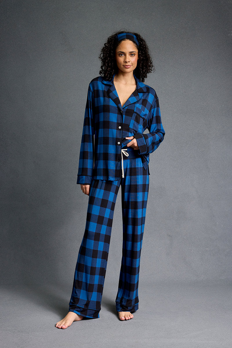 Adia is 5'7", typically wears a size 2 and is wearing a size S