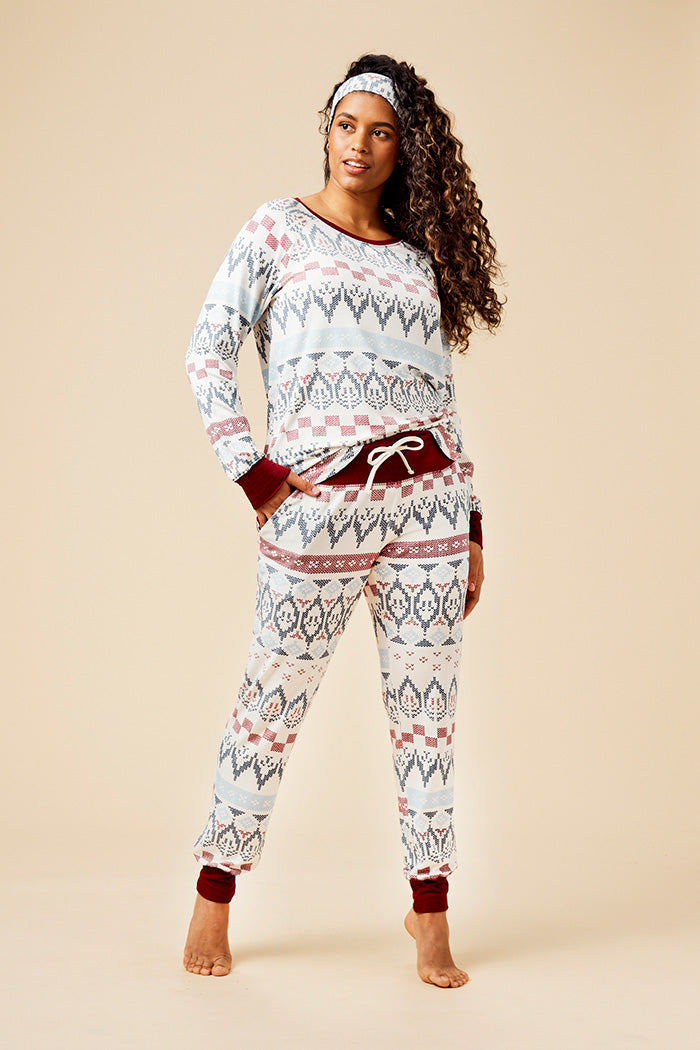 Aishah is 5'7", typically wears a size 6 and is wearing a size medium