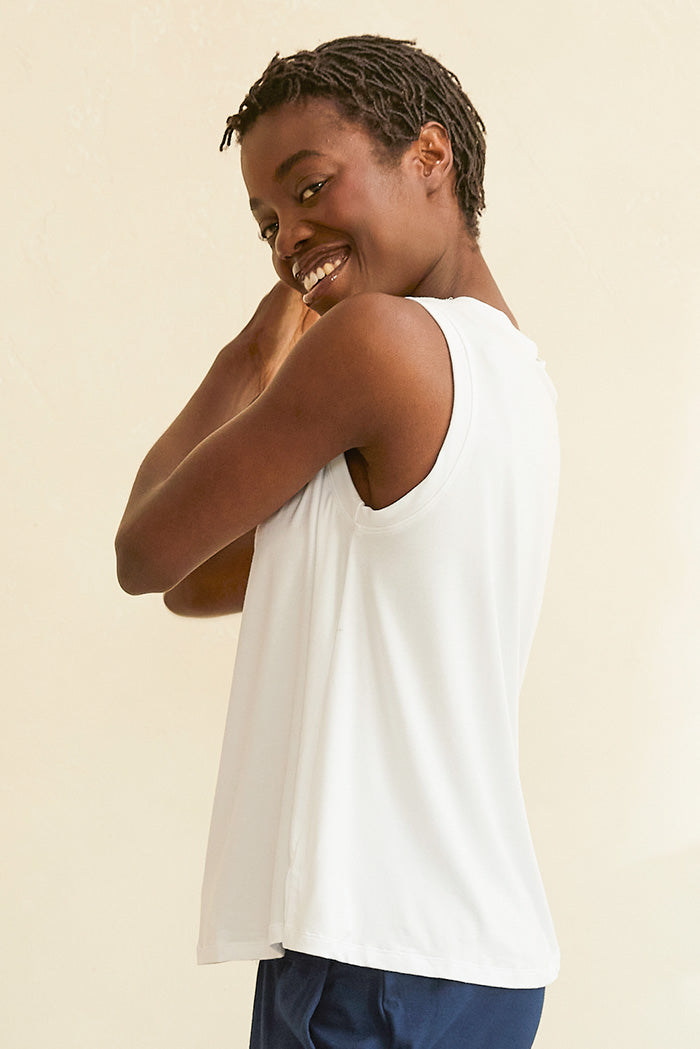 Abigail is 5'8", typically wears a size 2 and is wearing a size S