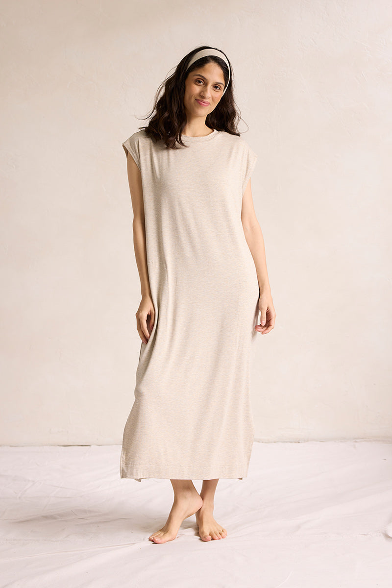 Lynn is 5'8", typically wears a size 2/4 and is wearing a size S