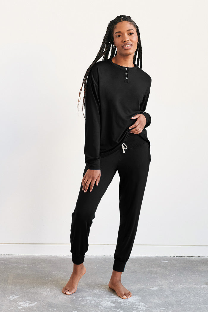 Ruqayyah is 5'9", typically wears a size 2 and is wearing a size small
