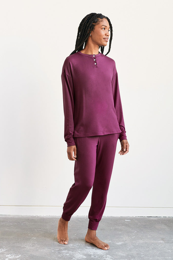 Ruqayyah is 5'9", typically wears a size 2 and is wearing a size small
