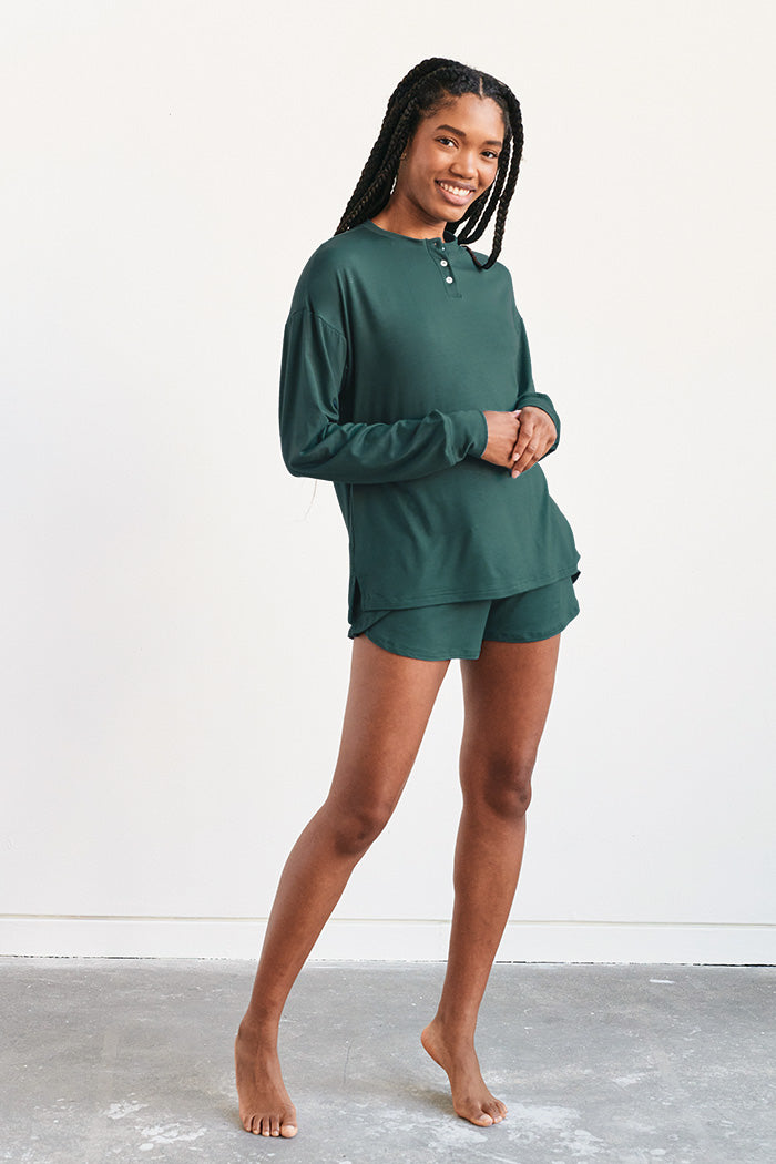 Ruqayyah is 5'9", typically wears a size 2 and is wearing a size small