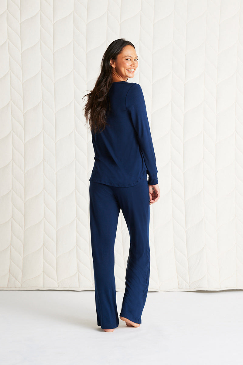 Tamara is 5'10", typically wears a size 2/4 and is wearing a size small