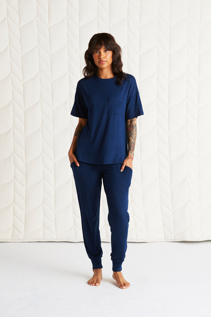 Chloe is 5'8", typically wears a size 4 and is wearing a size small