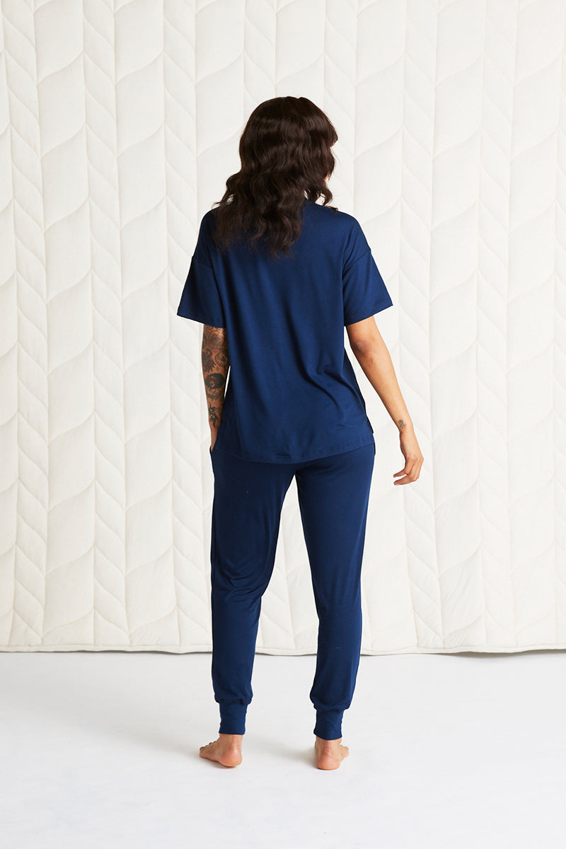 Chloe is 5'8", typically wears a size 4 and is wearing a size small