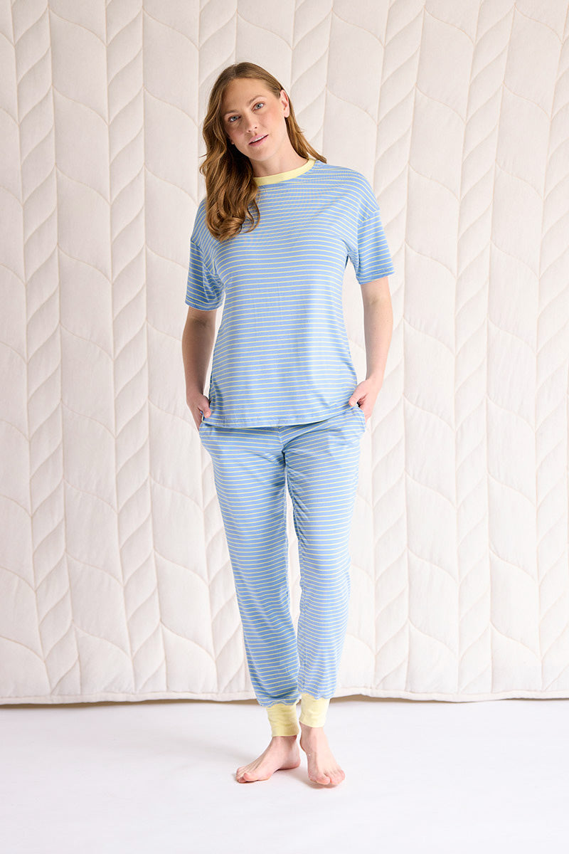 Siobhan is 5'8", typically wears a size 4 and is wearing a size small