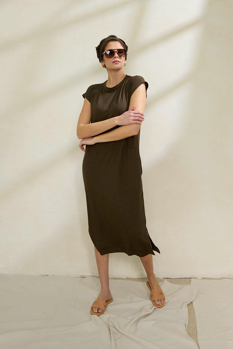 Natasha is 5'11", typically wears a size 6 and is wearing a size small