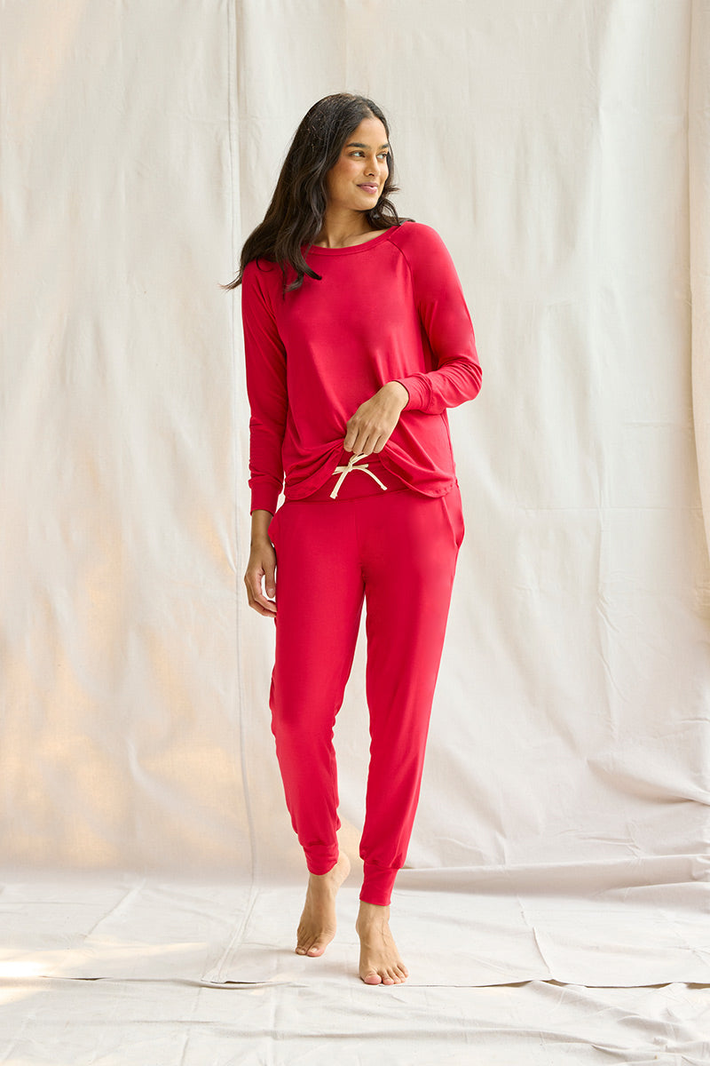 Natasha is 5'10", typically wears a size 4 and is wearing a size small