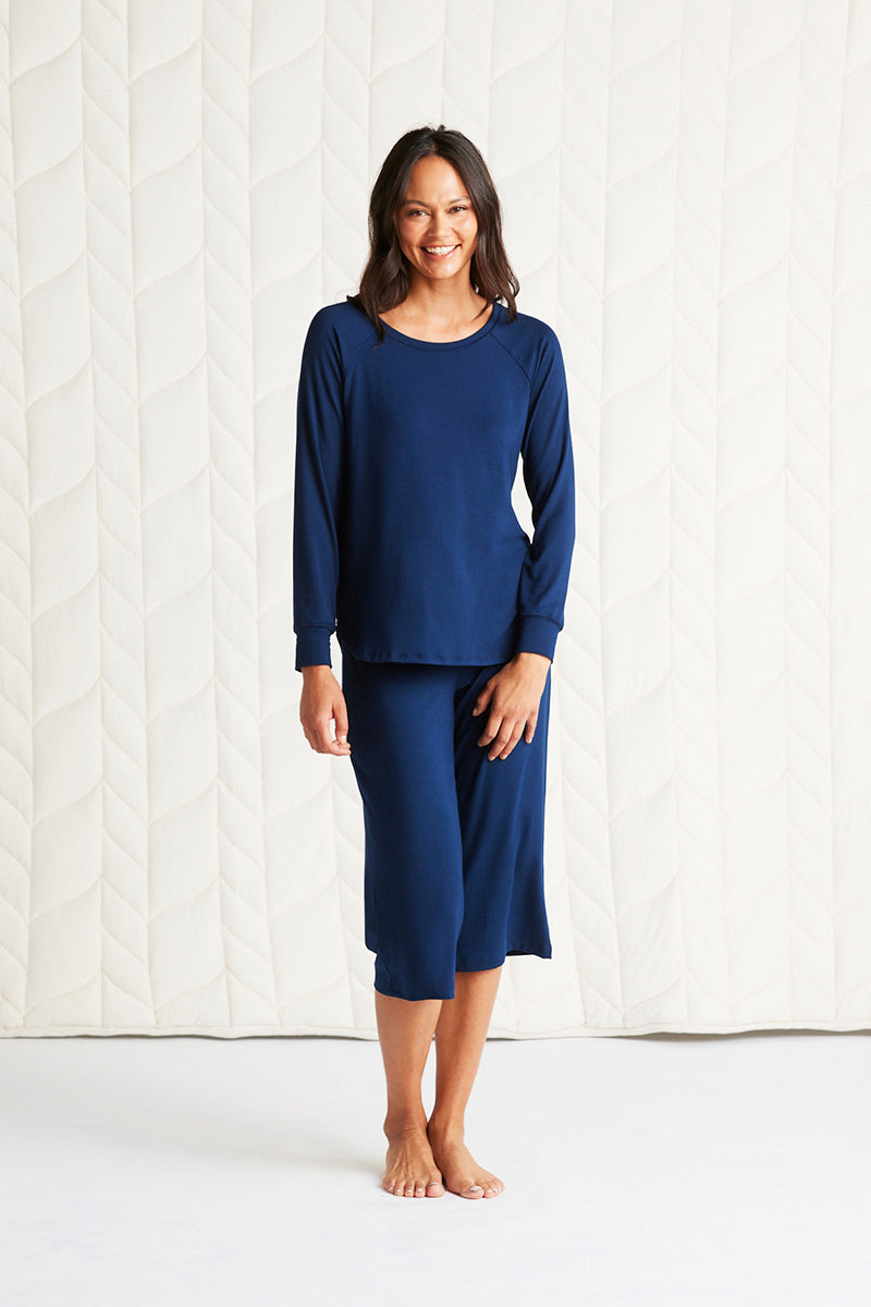 Chloe is 5'8", typically wears a size 4 and is wearing a size small