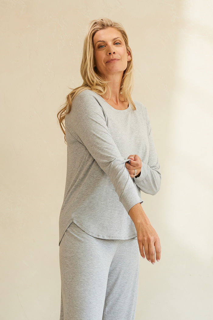 Amber is 5'9", typically wears a size 4/6 and is wearing a size M