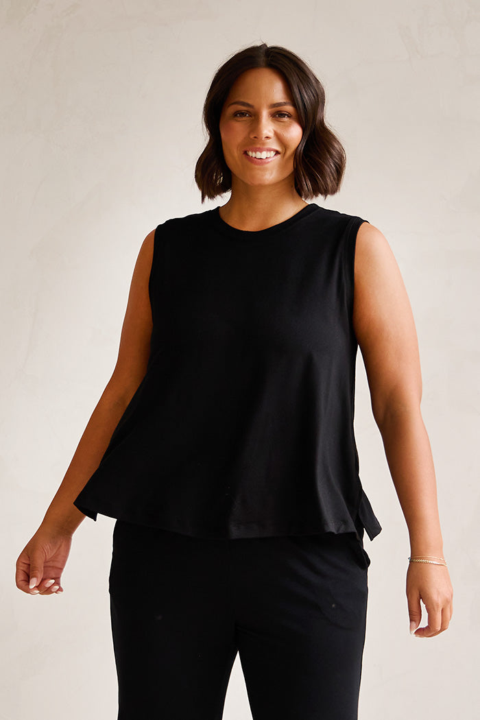 Maya is 5'7", typically wears a size 12 and is wearing a size large.