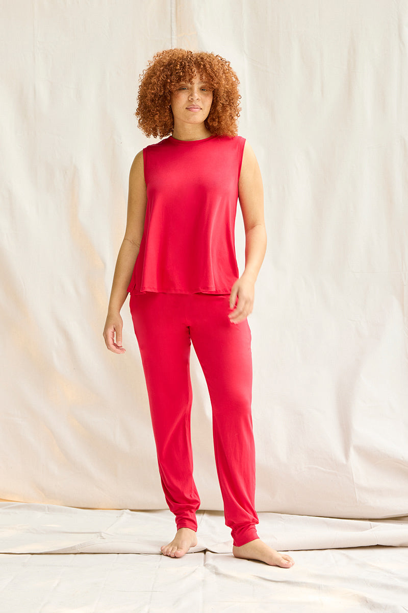 Robyn is 5'8", typically wears a size 10 and is wearing a size large