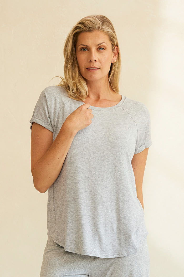 Amber is 5'9", typically wears a size 4/6 and is wearing a size M