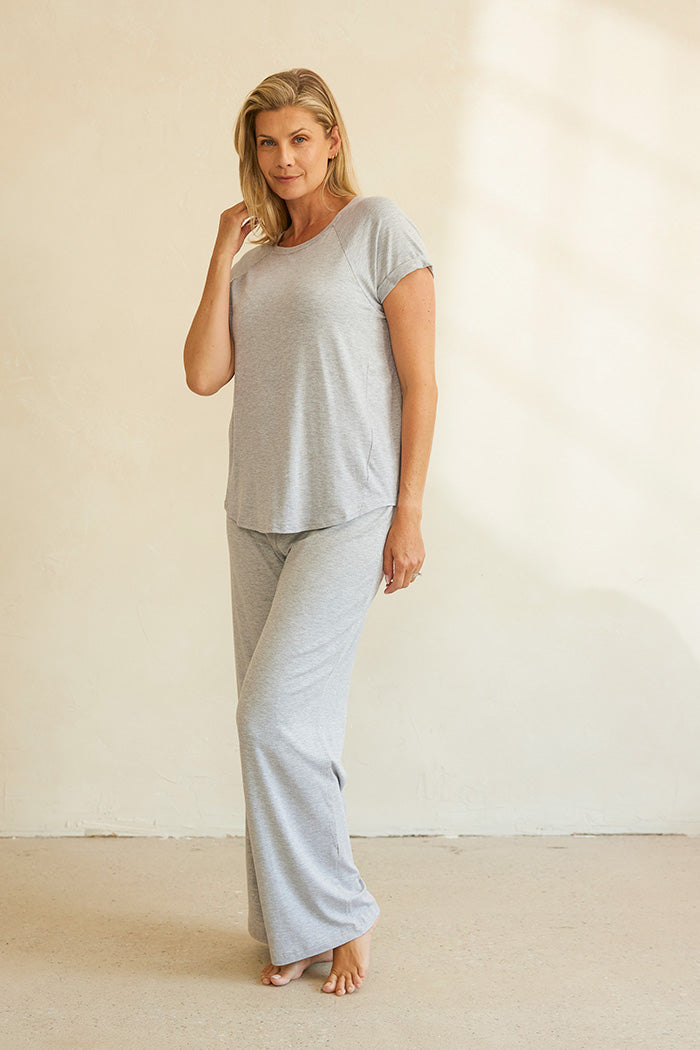 Amber is 5'9", typically wears a size 4/6 and is wearing a size M