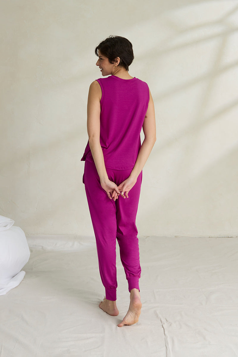 Natasha is 5'11", typically wears a size 4/6 and is wearing a size small