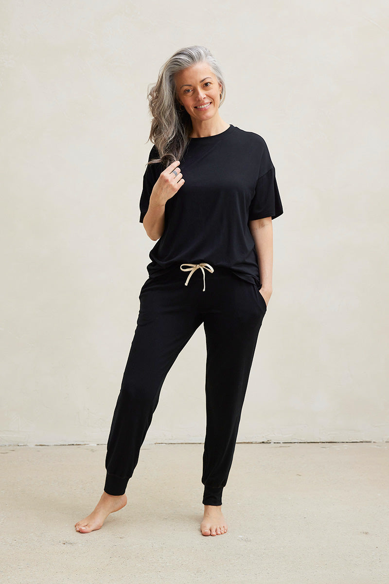 Marcia is 5'7", typically wears a size 6/8 and is wearing a size medium