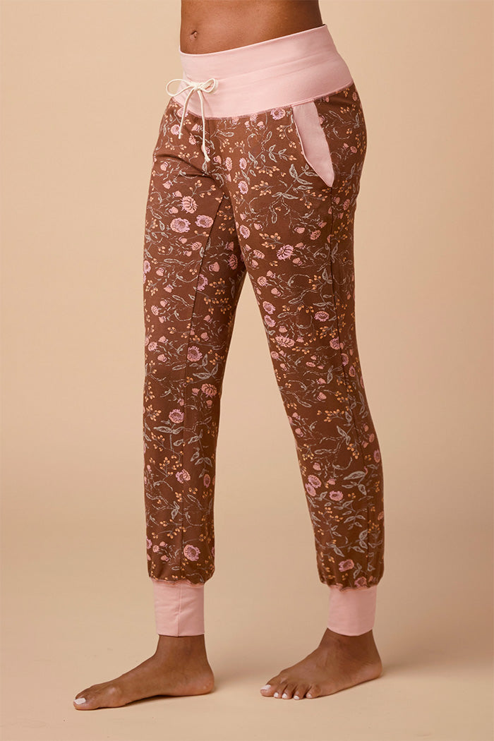 Ruqayyah is 5'9", typically wears a size 2 and is wearing a size small