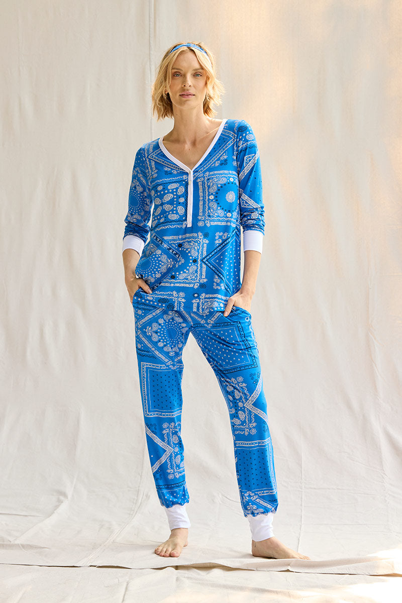 Elyse is 5'9", typically wears a size 2 and is wearing a size small