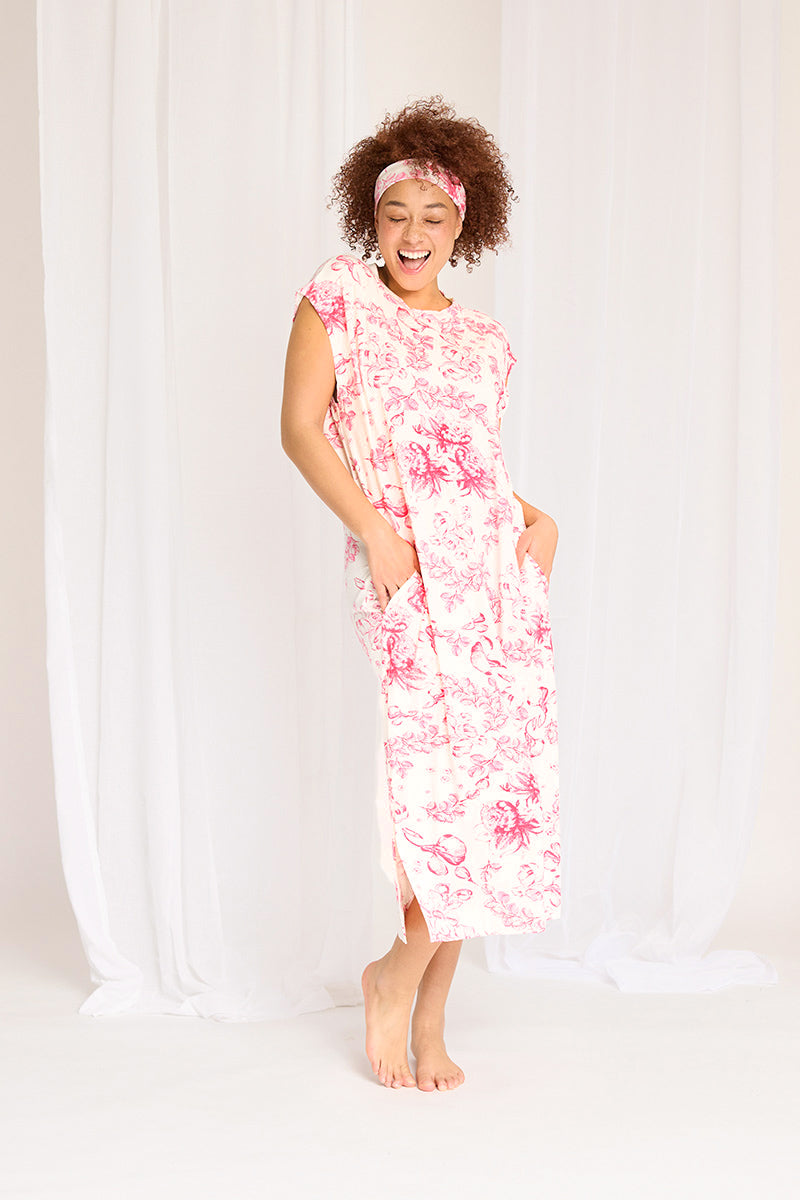 Kiera is 5'9", typically wears a size 4/6 and is wearing a size small