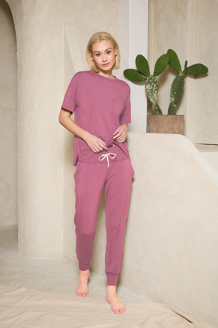 Model is 5'10", usually wears a size 2 and is wearing a size small