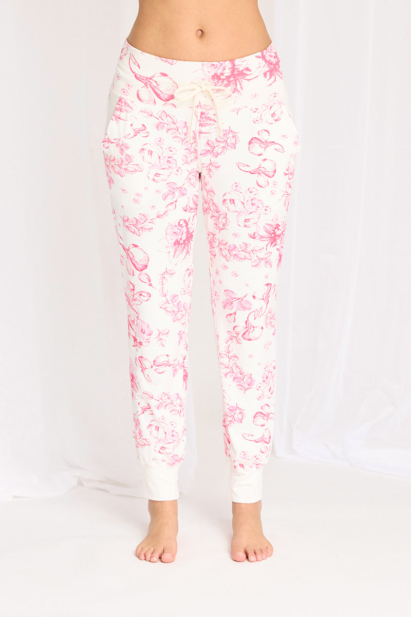 Kiera is 5'9", typically wears a size 4/6 and is wearing a size small