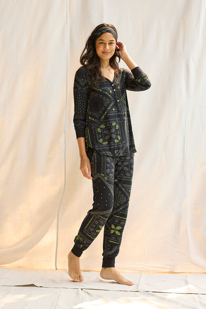 Natasha is 5'10", typically wears a size 4 and is wearing a size small