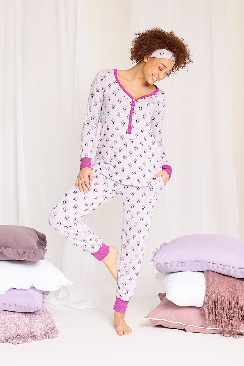 Kiera is 5'9", typically wears a size 4/6 and is wearing a size small