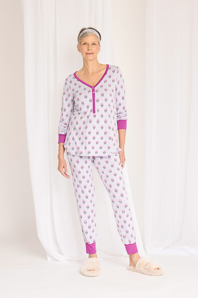 Laroe is 5'11", typically wears a size 6/8 and is wearing a size medium