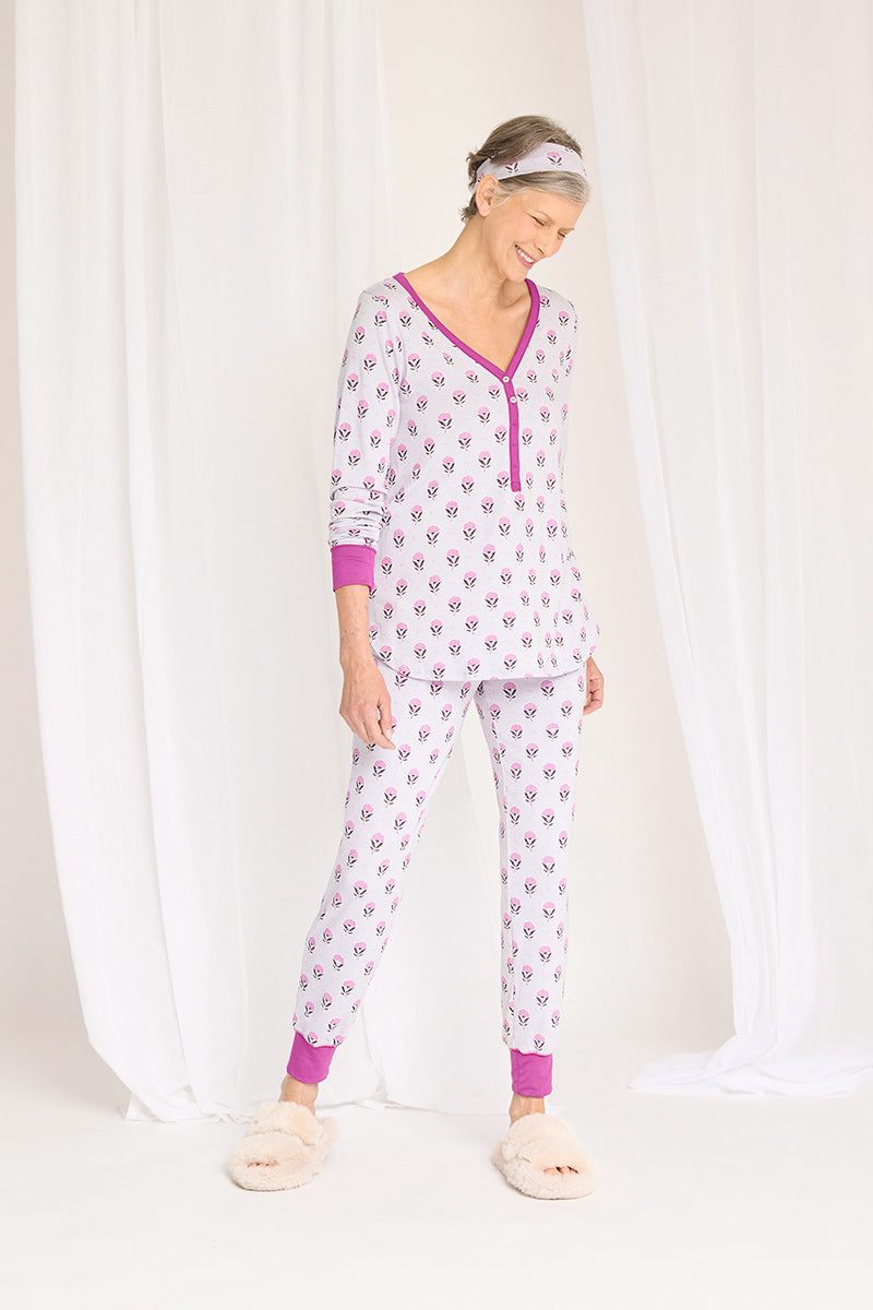 Laroe is 5'11", typically wears a size 6/8 and is wearing a size medium