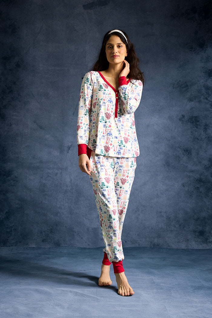 Lynn is 5'8", typically wears a size 2/4 and is wearing a size S