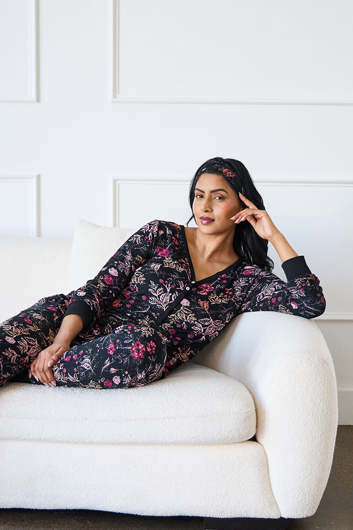 Chin is 5'9", typically wears a size 10/12 and is wearing a size large