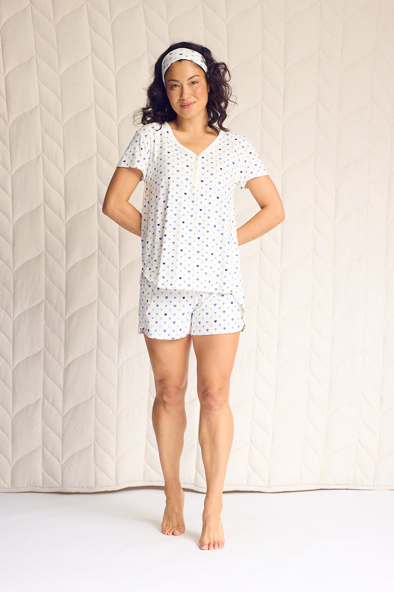 Meriko is 5'9", typically wears a size 6/8 and is wearing a size medium